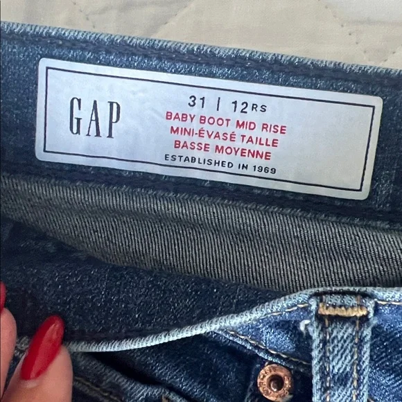Gap Mid Rise Baby Boot Jeans - Picture 5 of 5